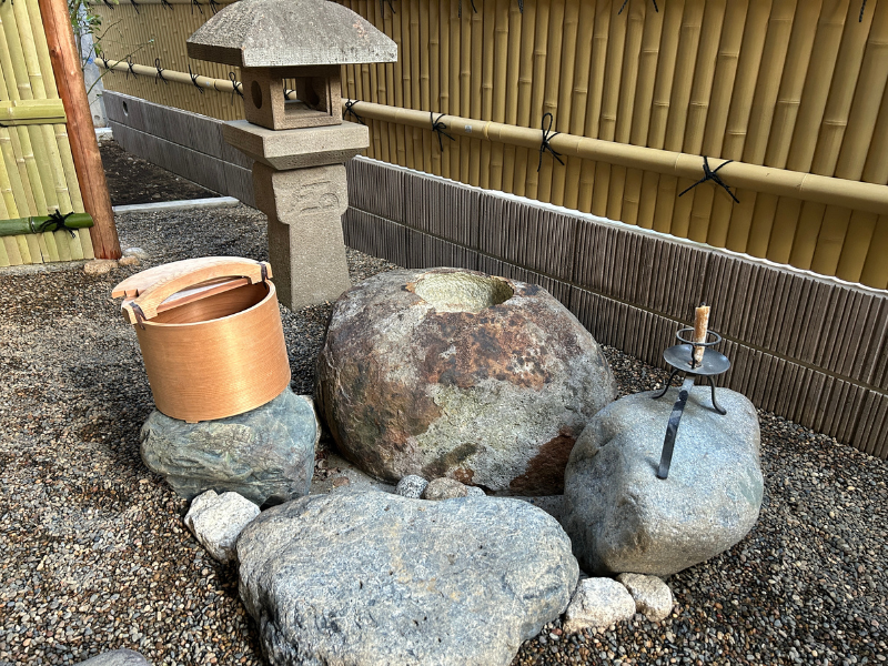 茶庭の造園工事（外露地）の写真